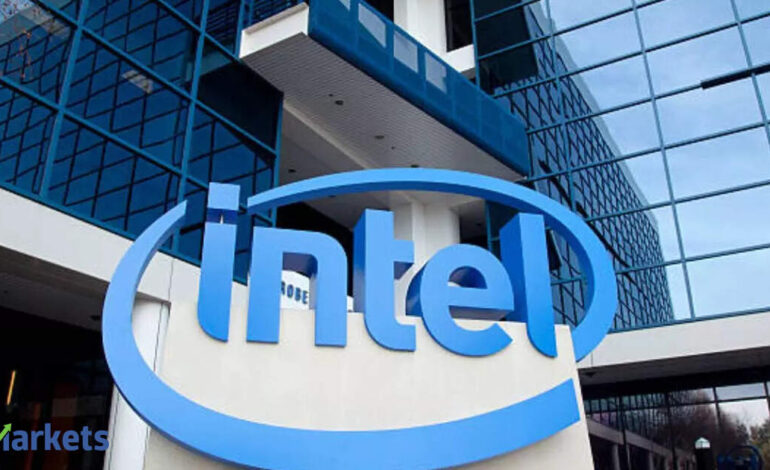 Intel plans $15 billion share sale as turnaround rally lifts stock
