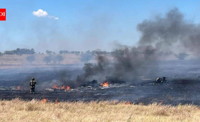 US Army temporarily halts Apache training missions after two soldiers killed in Texas crash