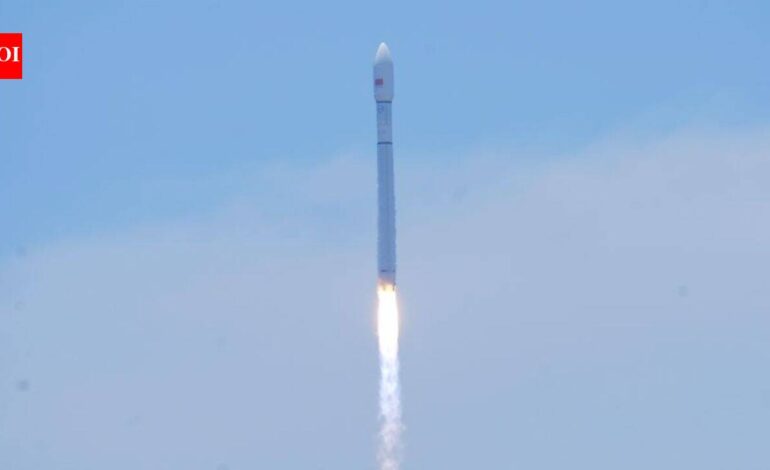 China launches 24th batch of low-orbit internet satellites from Hainan site