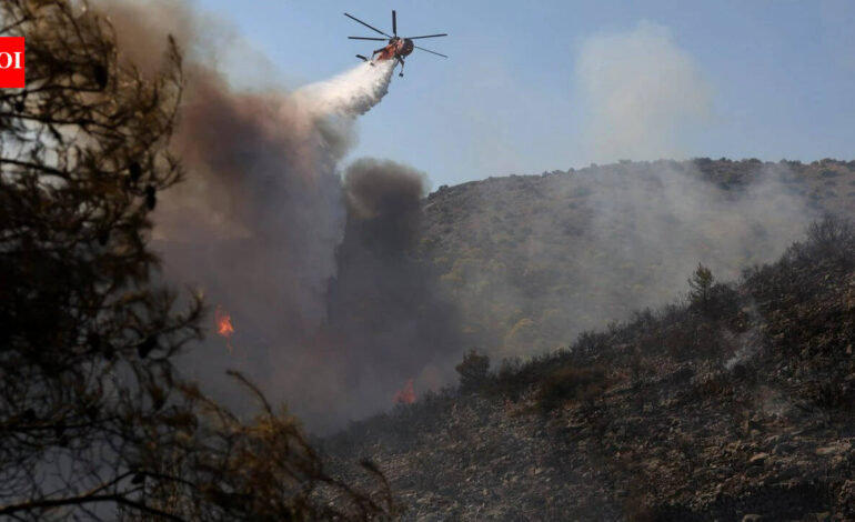 2 dead, 500 evacuated as twin blazes hit Greek island near Athens