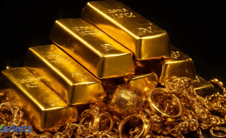 Gold rises as weaker dollar, fading Fed hike bets lift demand