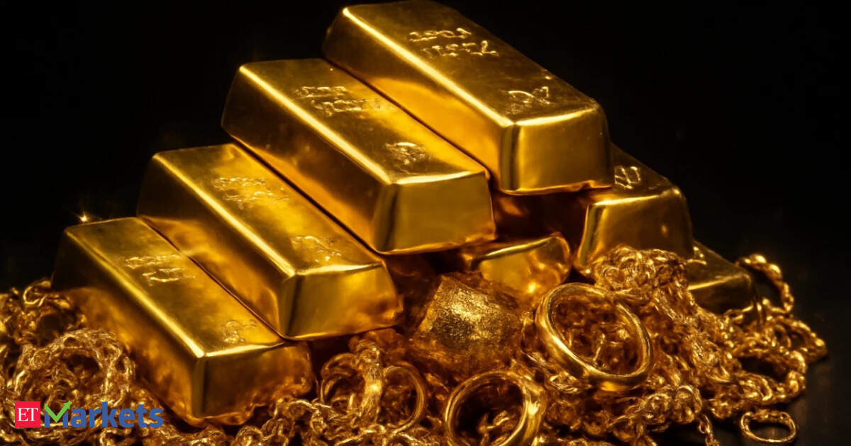 Gold rises as weaker dollar, fading Fed hike bets lift demand