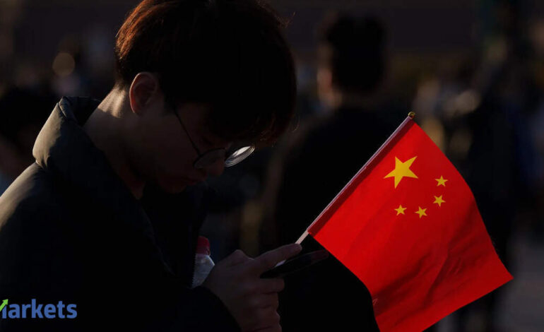 Global Market: Chinese stocks slide as semiconductor and robotics shares tumble