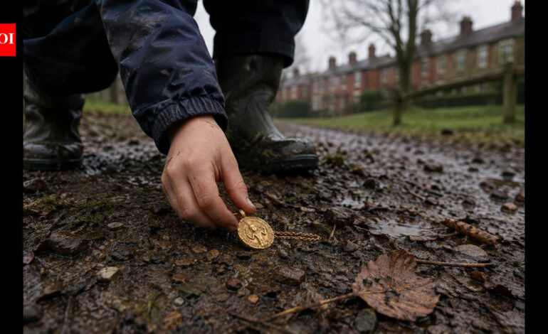 In 2010, a four-year-old boy discovered a 500-year-old gold pendant buried in an Essex field while metal detecting with his father﻿ | World News