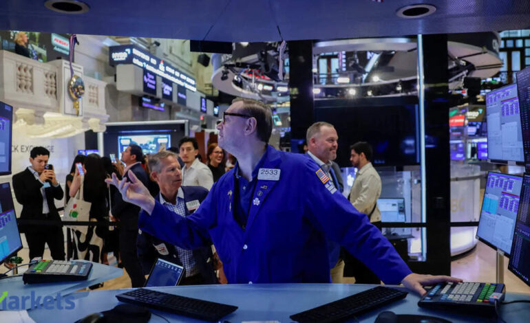 bond yields: US stocks: US market rises on the day but falls for the week; bond yields and Iran in focus