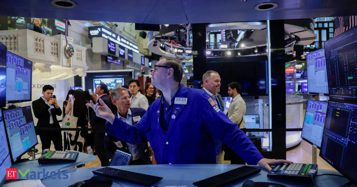 bond yields: US stocks: US market rises on the day but falls for the week; bond yields and Iran in focus