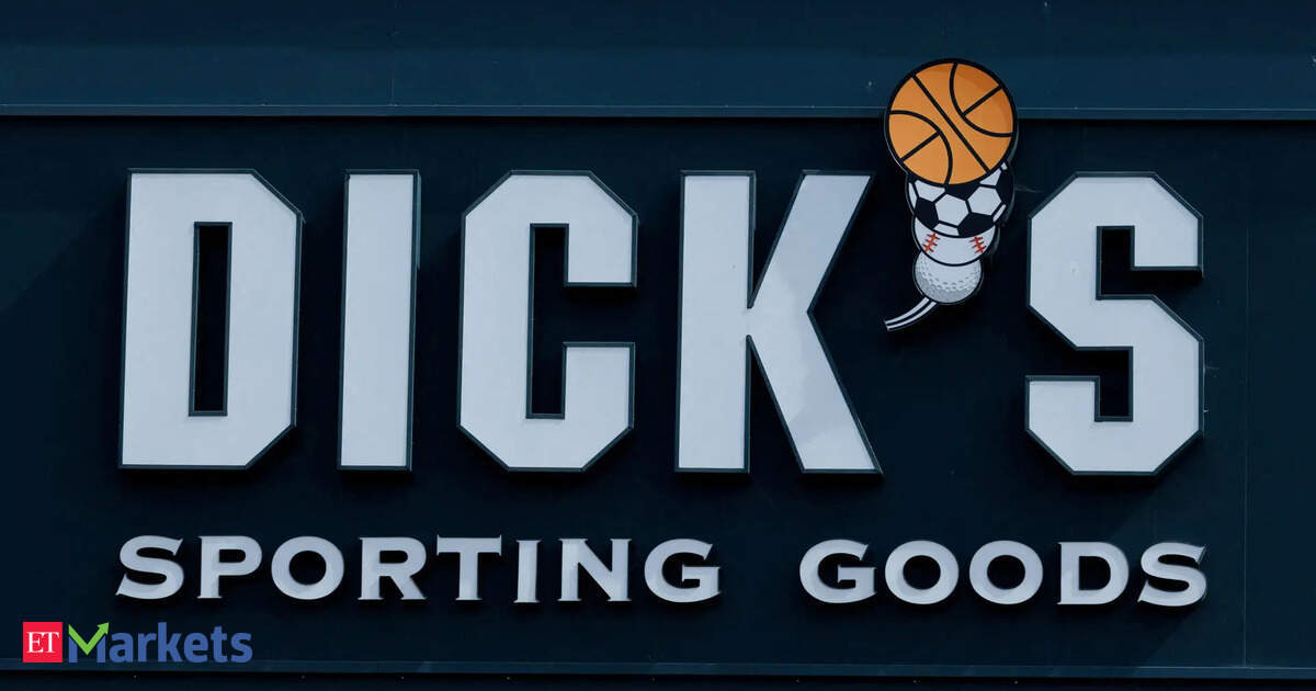 Dick’s Sporting Goods shares slump 22% as Foot Locker weakness sparks outlook cut