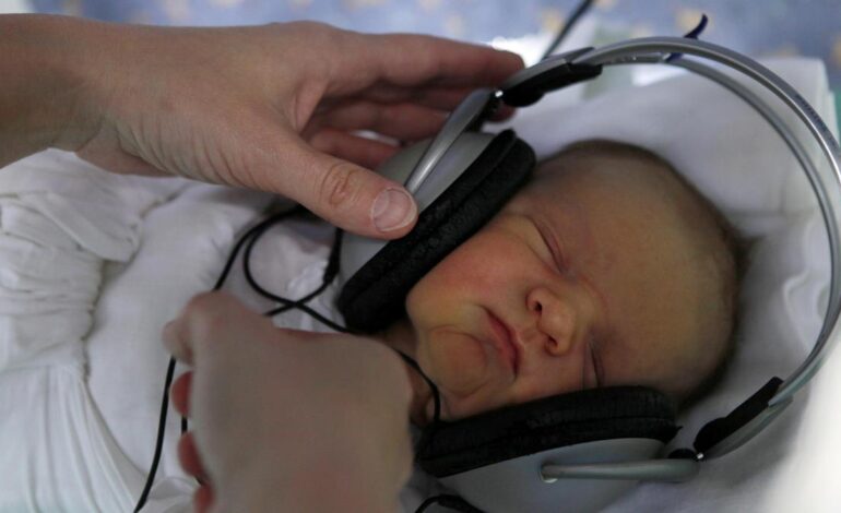 Is social media encouraging dangerous home births? | Explained