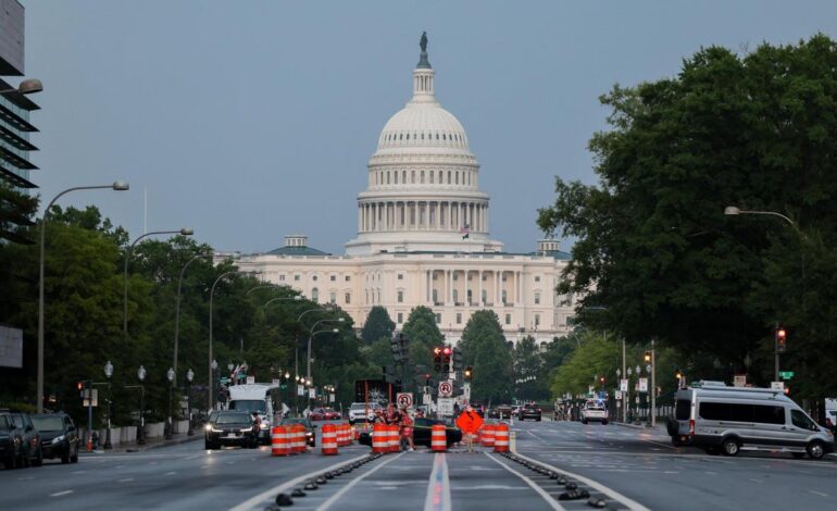 U.S. Senate leaders reach funding deal to avoid shutdown during campaign season