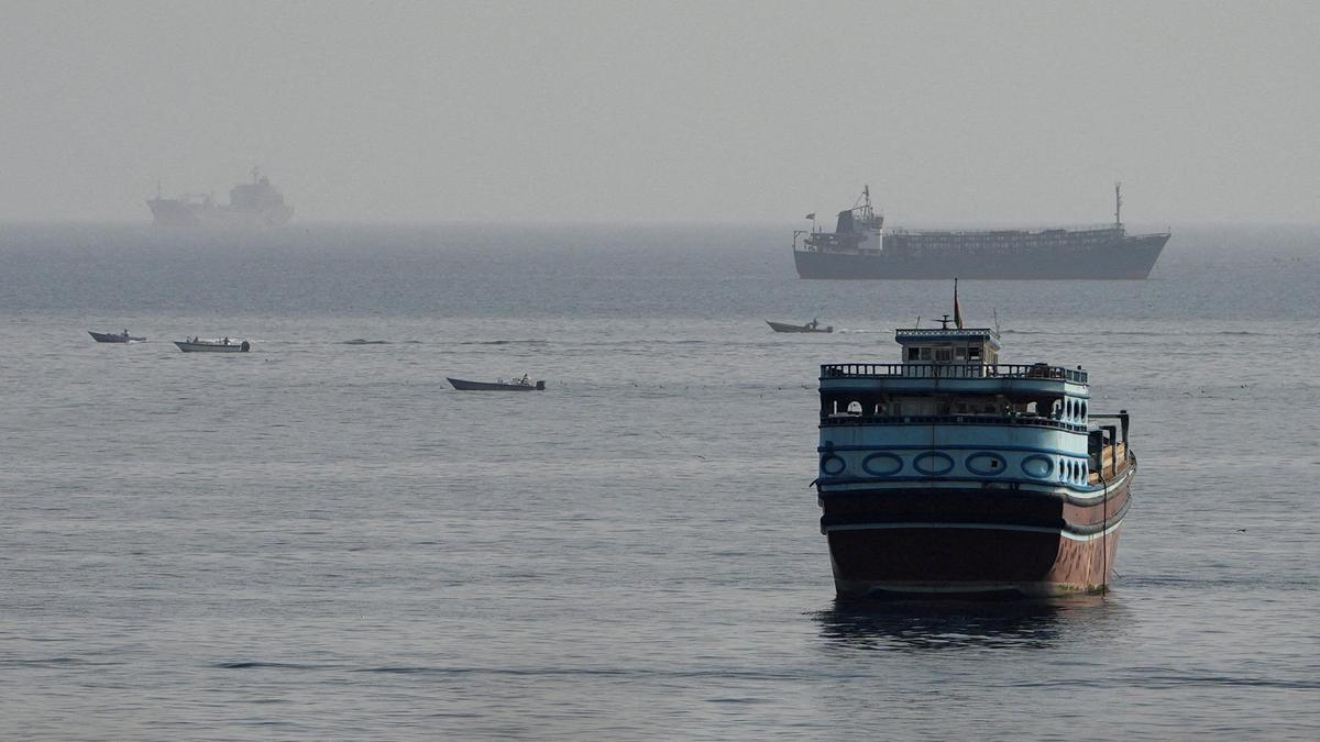 Iran, Oman reach understanding on coordinates of route through Hormuz, Iran Ministry says