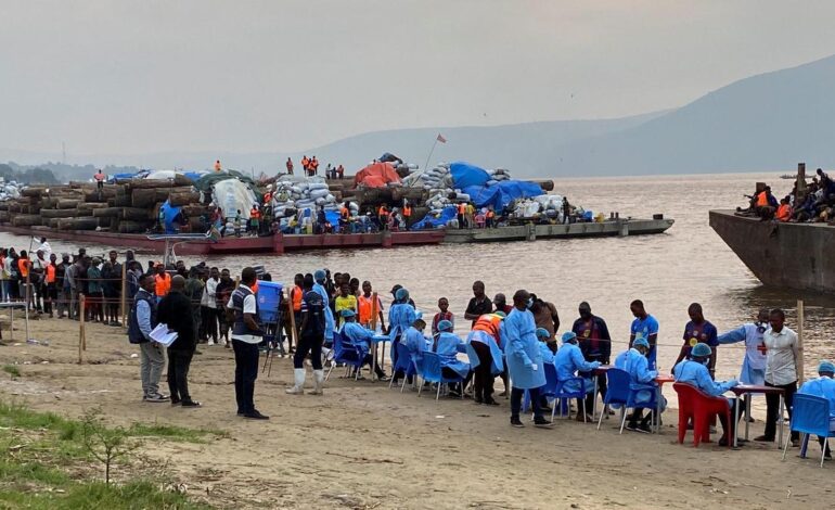 No Ebola cases found on quarantined river boat, Congo authorities say