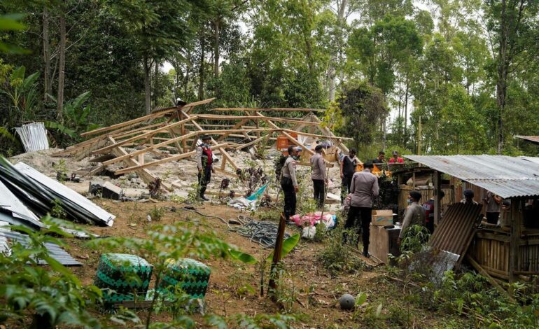 Thousands evacuate after Indonesia earthquake kills 51, cuts roads