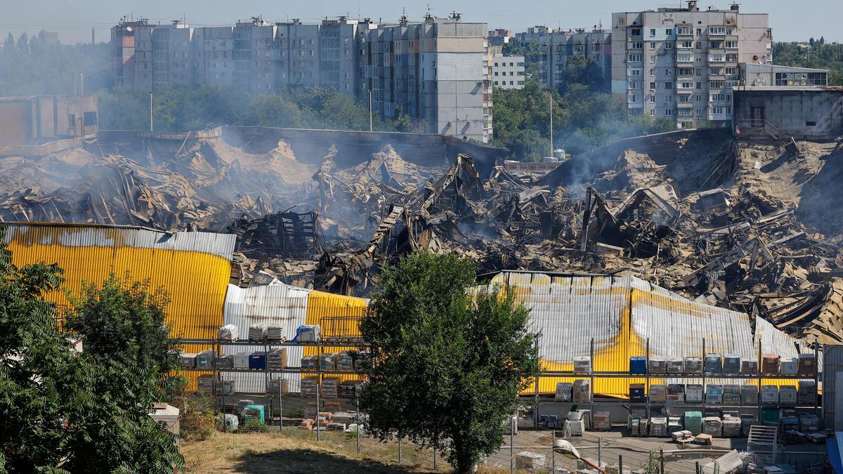 Strikes kill 19 in Russia and Ukraine