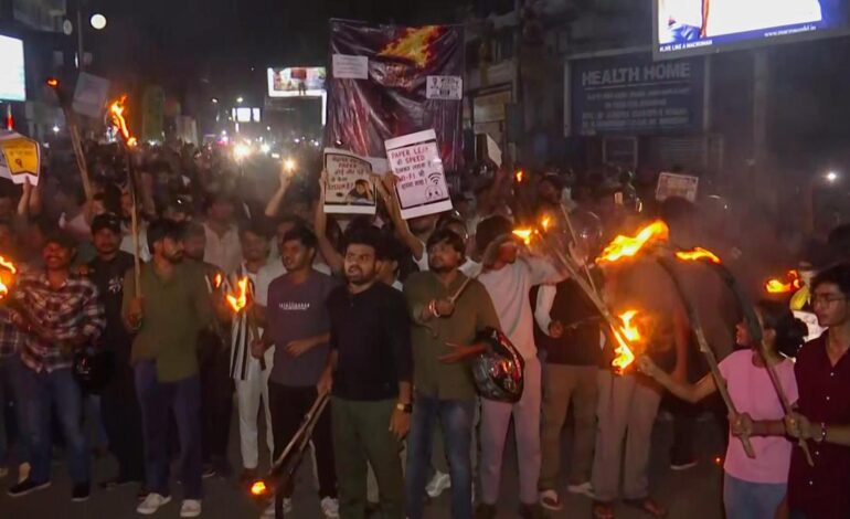 Students continue protests in Ranchi over alleged JPSC, JSSC exam irregularities, demand CBI probe