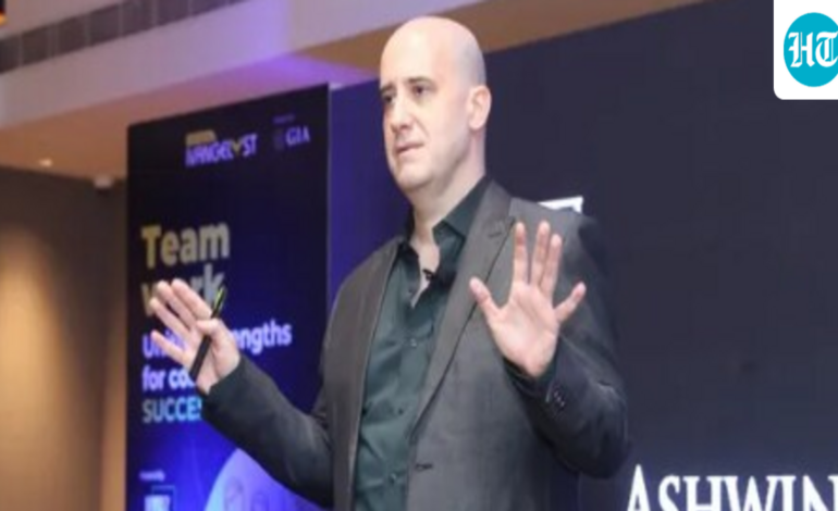 Munna Bhai actor Ashwin Mushran accused of hitting father-son duo in Goa; video of actor arguing with locals surfaces