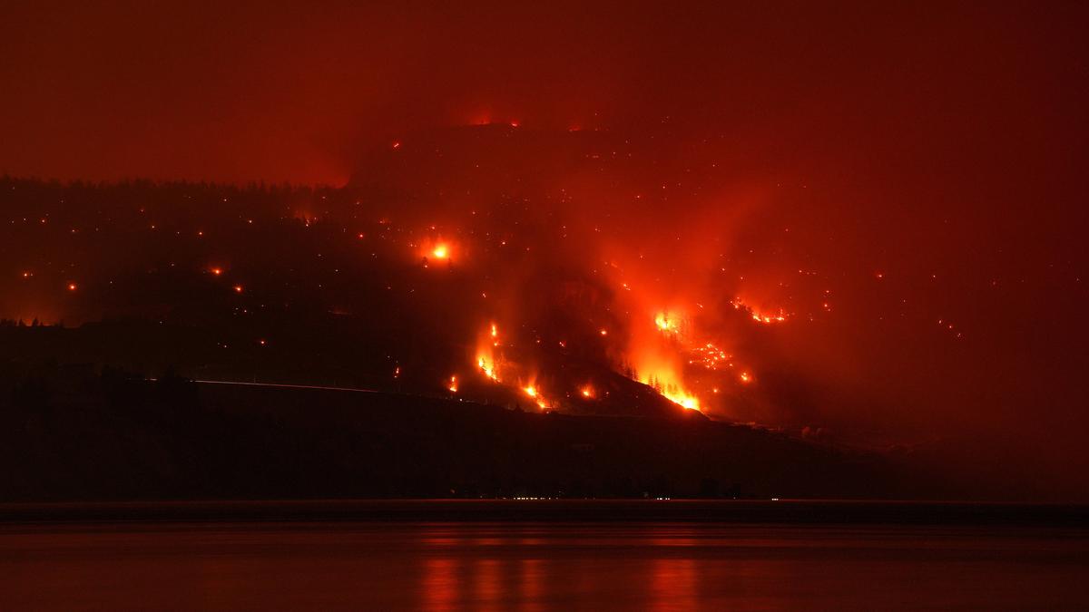 Wildfire forces 20,000 evacuations in western Canada