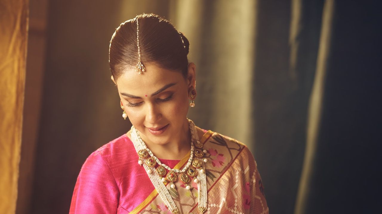 From Kanchipuram saris to Paithani lehengas, 6 Genelia Deshmukh looks to bookmark for the festive season
