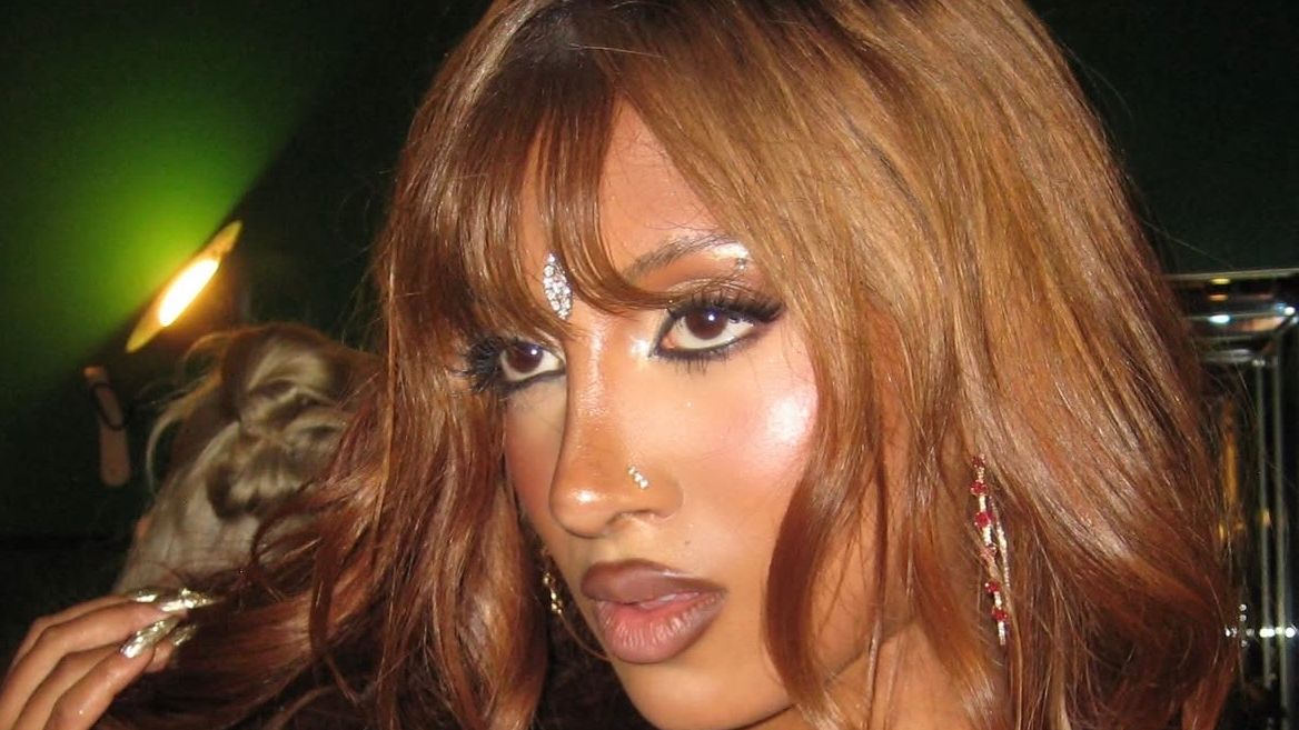 Lara Raj’s caramel brown hair and Tara Sutaria’s fine black eyeliner were the stars of this week’s best beauty looks