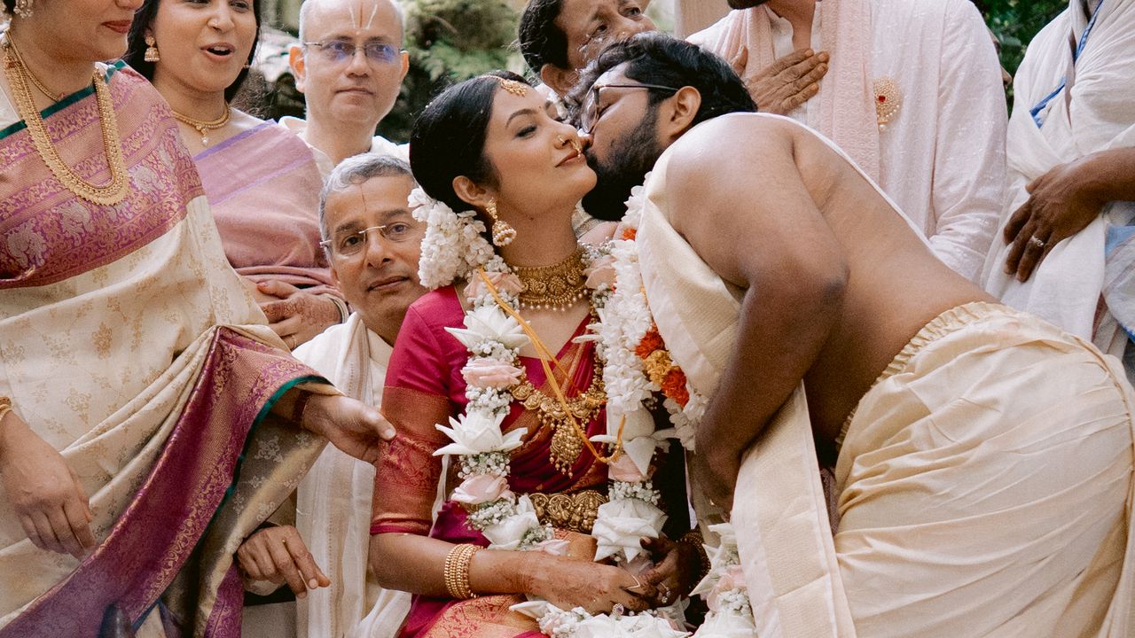 This intimate wedding in Sri Lanka featured a groom-designed emerald necklace for the bride