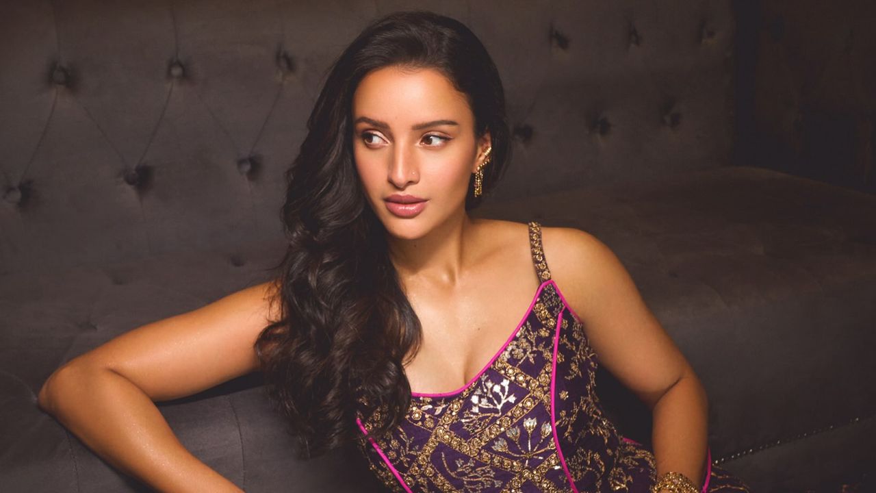 Triptii Dimri’s purple Punit Balana lehenga spotlights chandi tilla craftsmanship technique