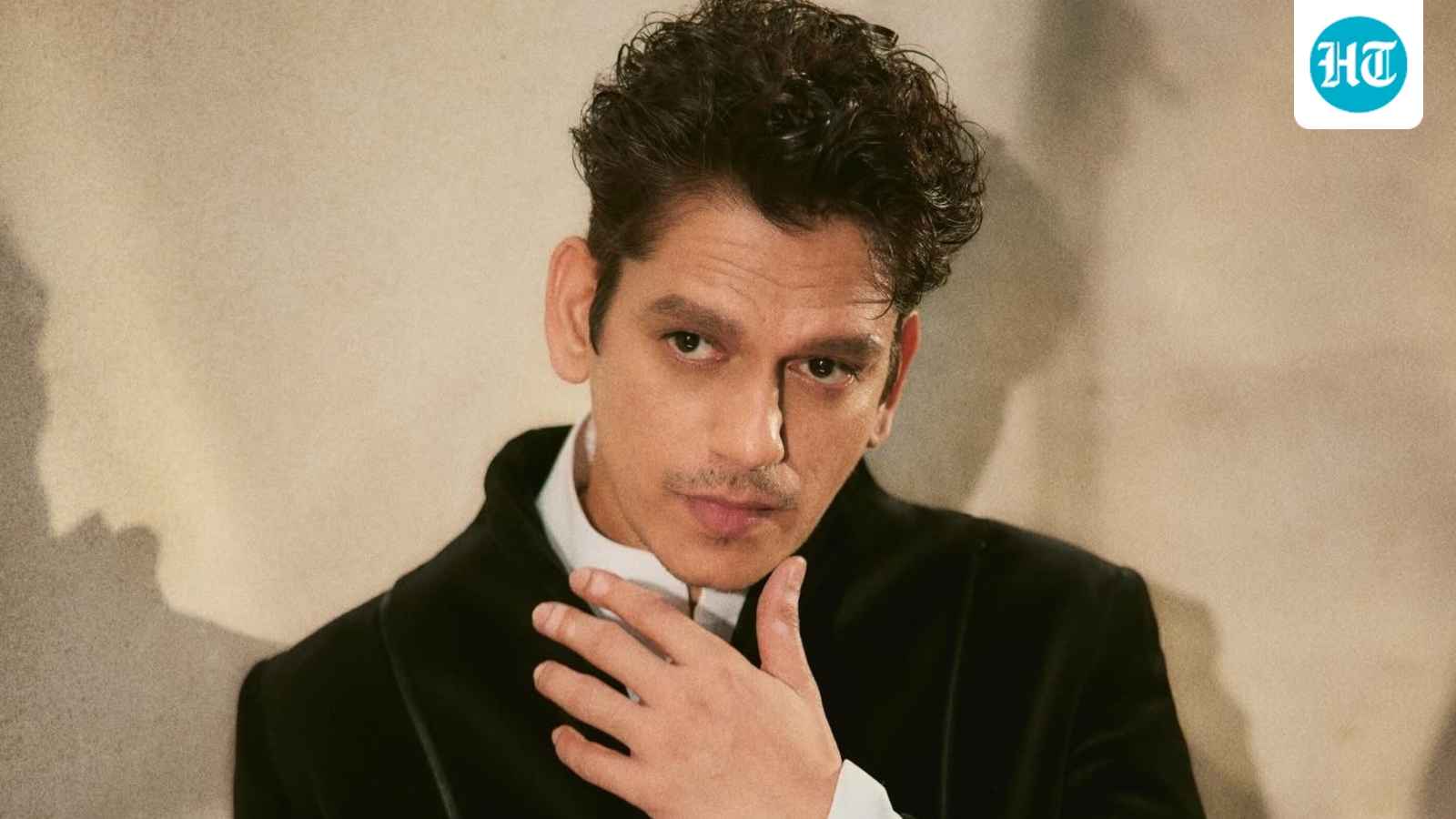 Vijay Varma roasts Dolly Singh for calling him ‘biggest red flag’ on stage. Watch