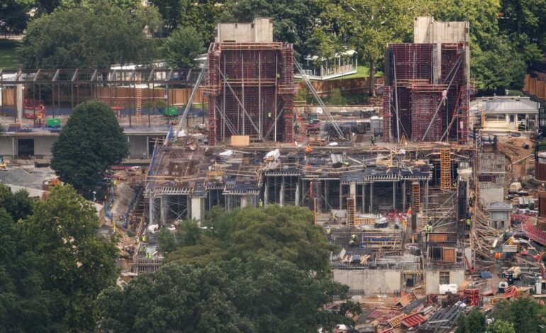 U.S. appeals court blocks Trump’s $400 million White House ballroom project