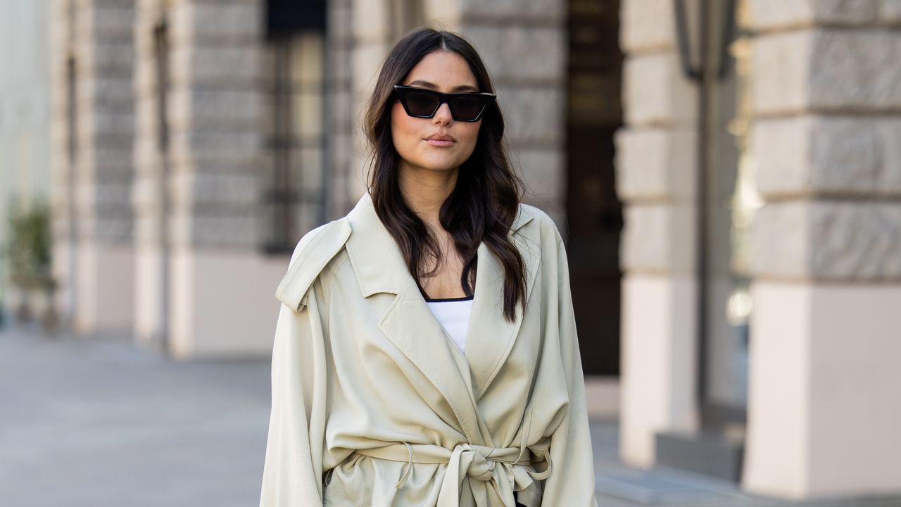 Flat loafers and pants: 3 ways to style the combination this season
