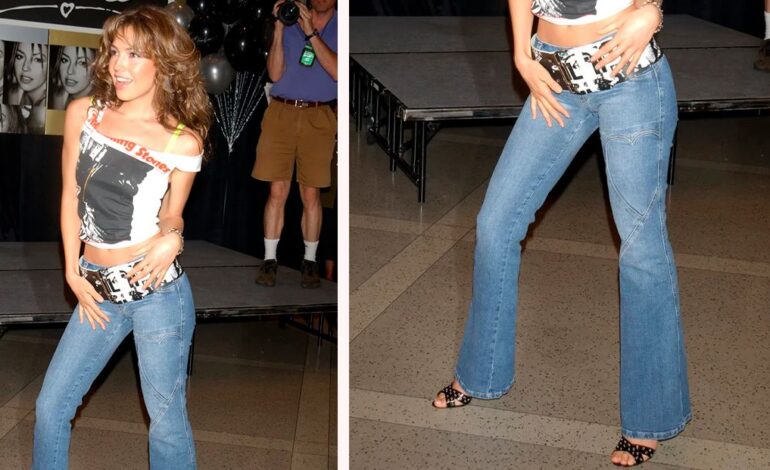 How to style strappy sandals from the 2000s with flared jeans