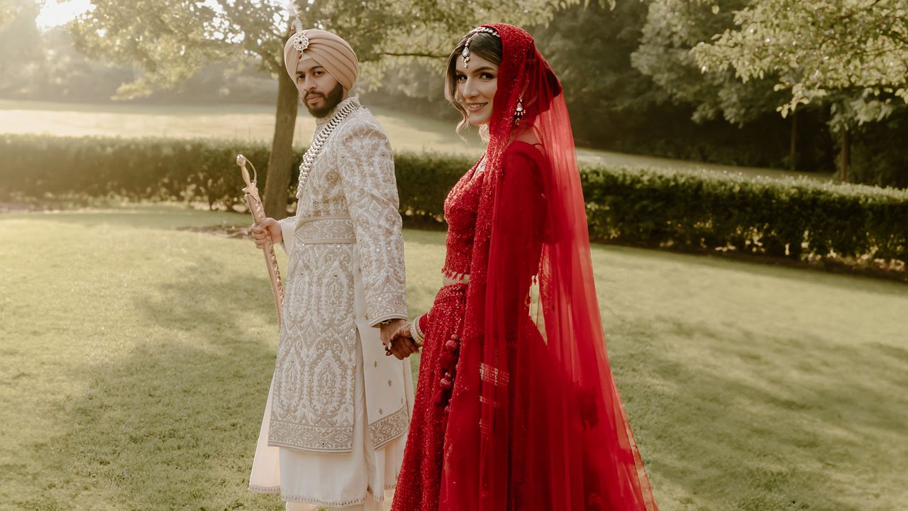 At this multicultural wedding, the jaago filled the streets and Tere Liye played live on flute
