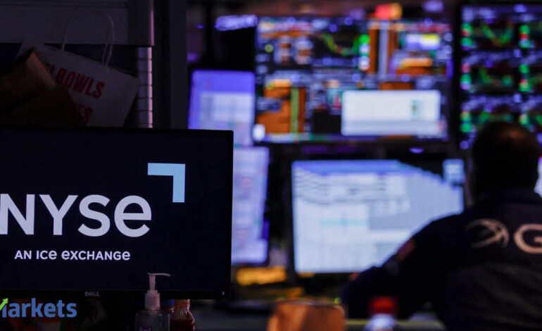 US stocks today: US stocks close lower as oil prices jump, indexes notch monthly gains