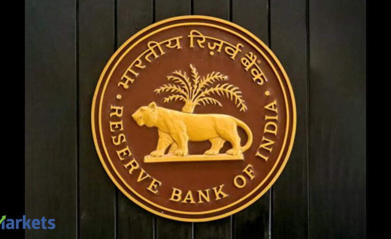 RBI’s net short forward positions hit record $137 billion in July