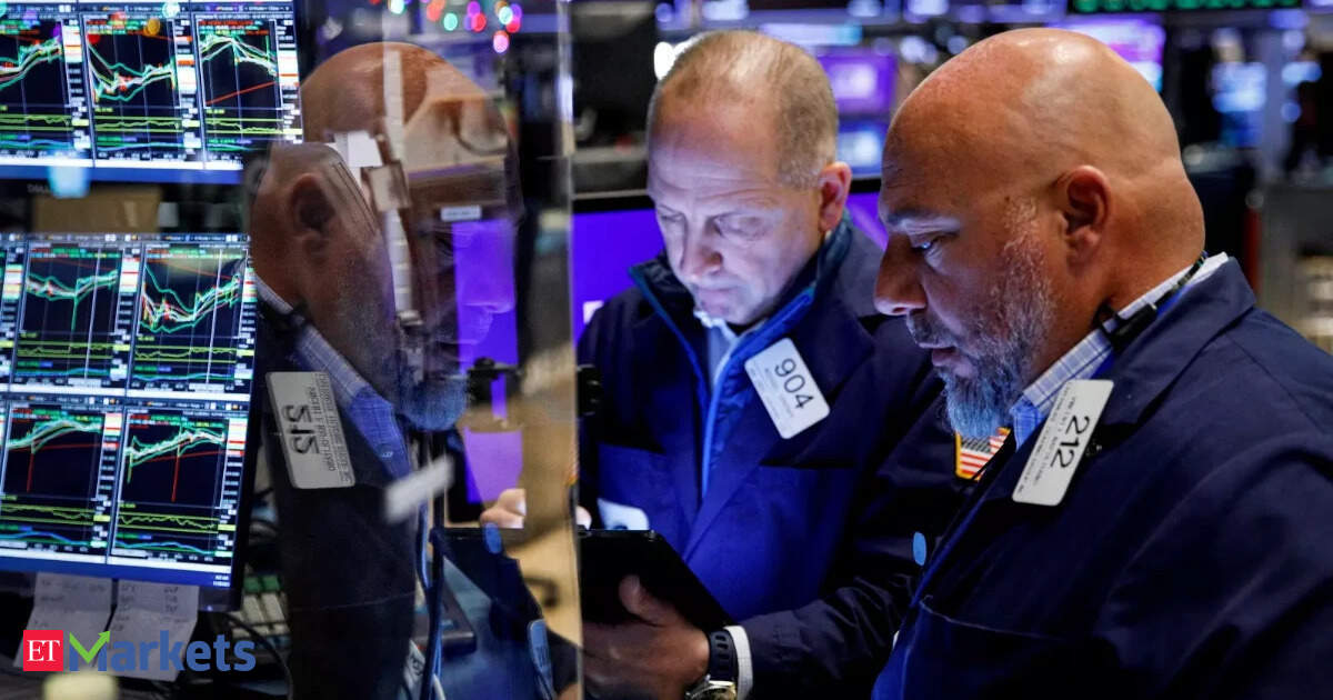 US stocks today: US stocks end lower as oil, yields raise September jitters