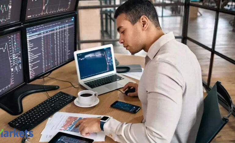 Capital market stocks rise on CAS fix hopes, index closes 1% higher
