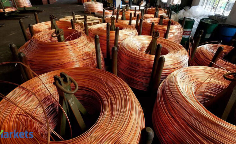 Copper falls after report of White House hesitancy over tariff plan