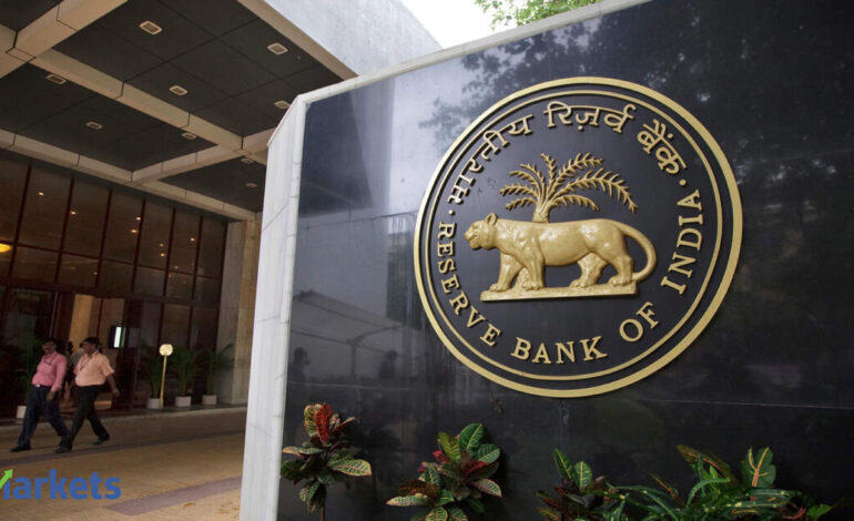 RBI to drain Rs 1 lakh crore as VRRR auctions fail to absorb liquidity