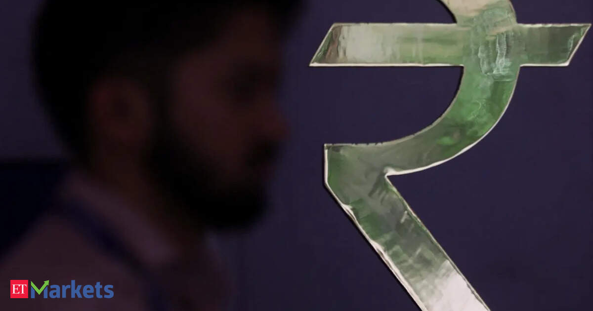 Bank deposits grow 17.8% in August, fastest in decade as FCNR-B inflows mask local mobilisation woes