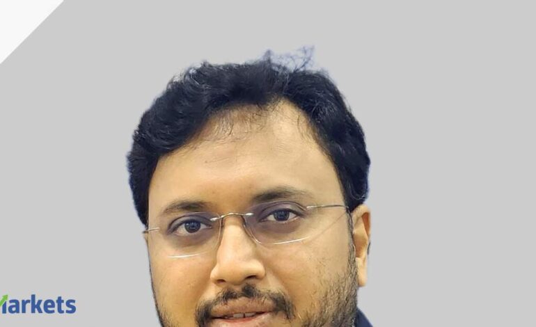 ETMarkets Smart Talk | AI, defence, power: Investors need to be selective as valuations turn expensive, says Aditya Khemani