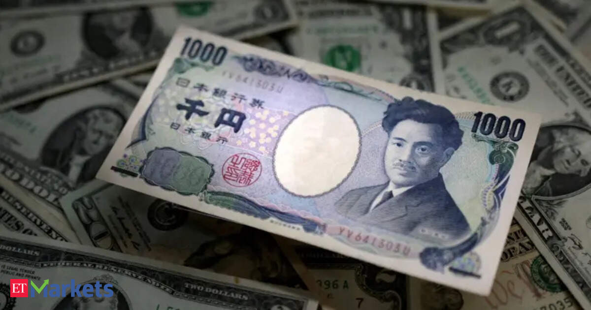 Global Market: Yen speculators turn net long for first time since February