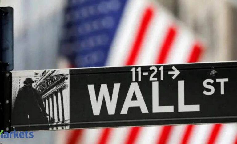 Will Wall Street crash today? Nasdaq futures tumble nearly 2% as AI stocks plunge