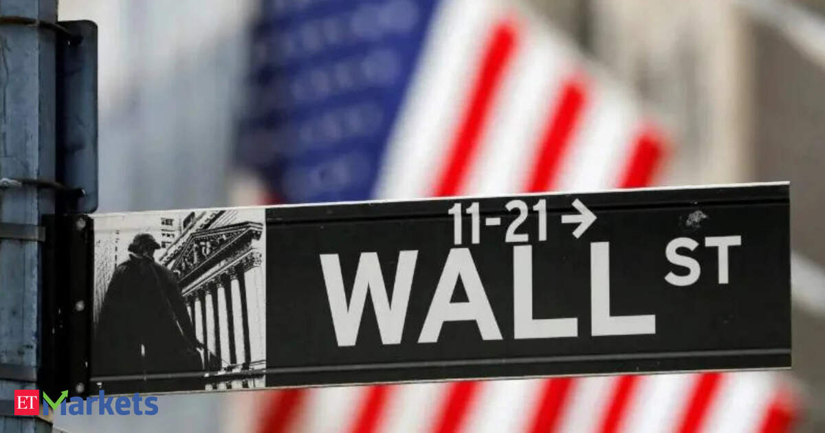 Will Wall Street crash today? Nasdaq futures tumble nearly 2% as AI stocks plunge