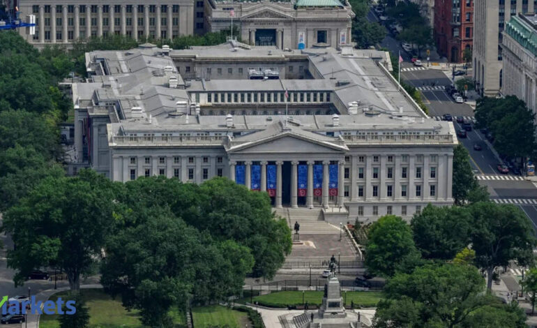 Shorter-dated US Treasury yields surge in anticipation of another Fed rate hike