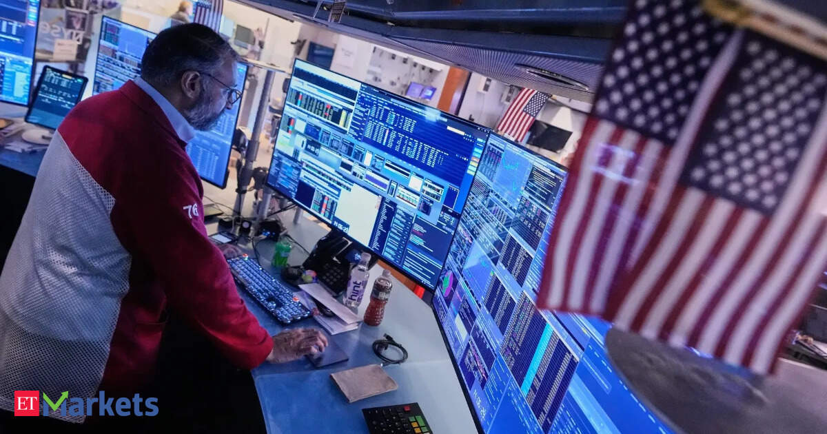 US stocks today: Dow ends 650 pts lower after Fed rate hike, more rate tightening seen