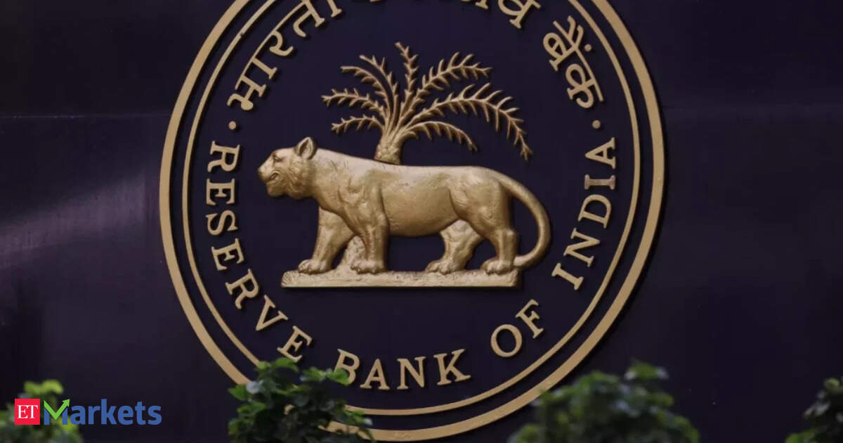 RBI withdraws $5.2 billion via first net open market debt sale in 9 years