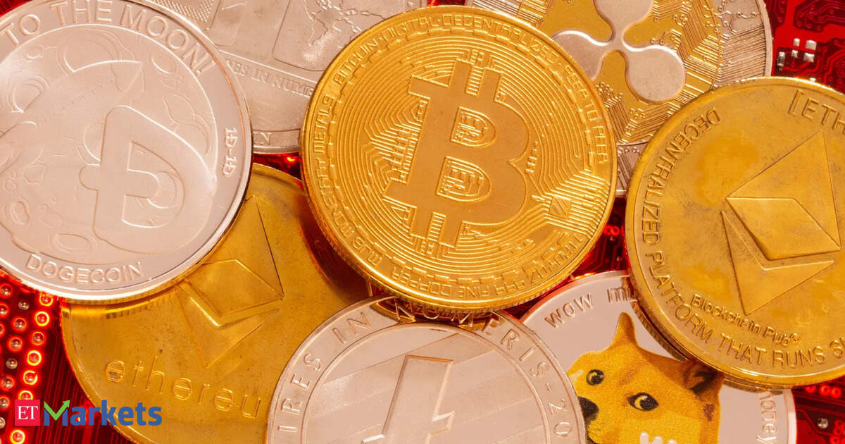 Bitcoin near $76,000 as Fed hikes rates; hawkish tone and $592 million ETF outflows pressure crypto