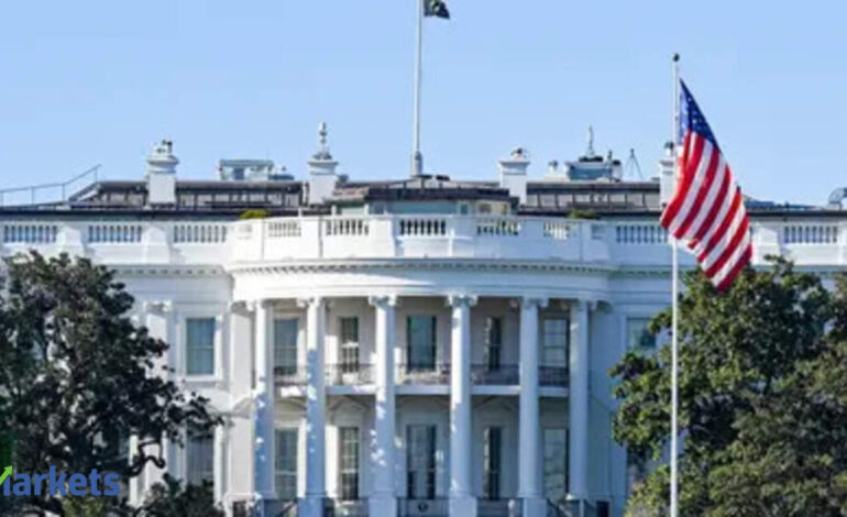 US Treasury yields rise as investors weigh outlook for rate hikes