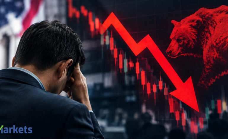 Investor sentiment plunges to 16-month low, AAII survey shows