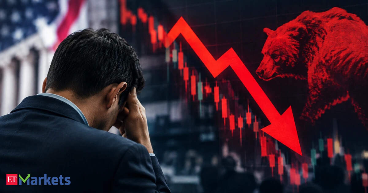 Investor sentiment plunges to 16-month low, AAII survey shows