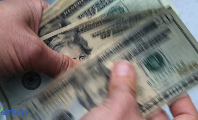 Dollar advances vs yen as BOJ dissent clouds rate-hike outlook