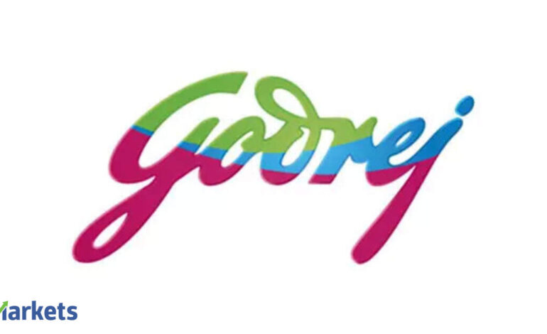 Four Godrej family members buy 1 pc stake in Godrej Consumer for Rs 900 cr