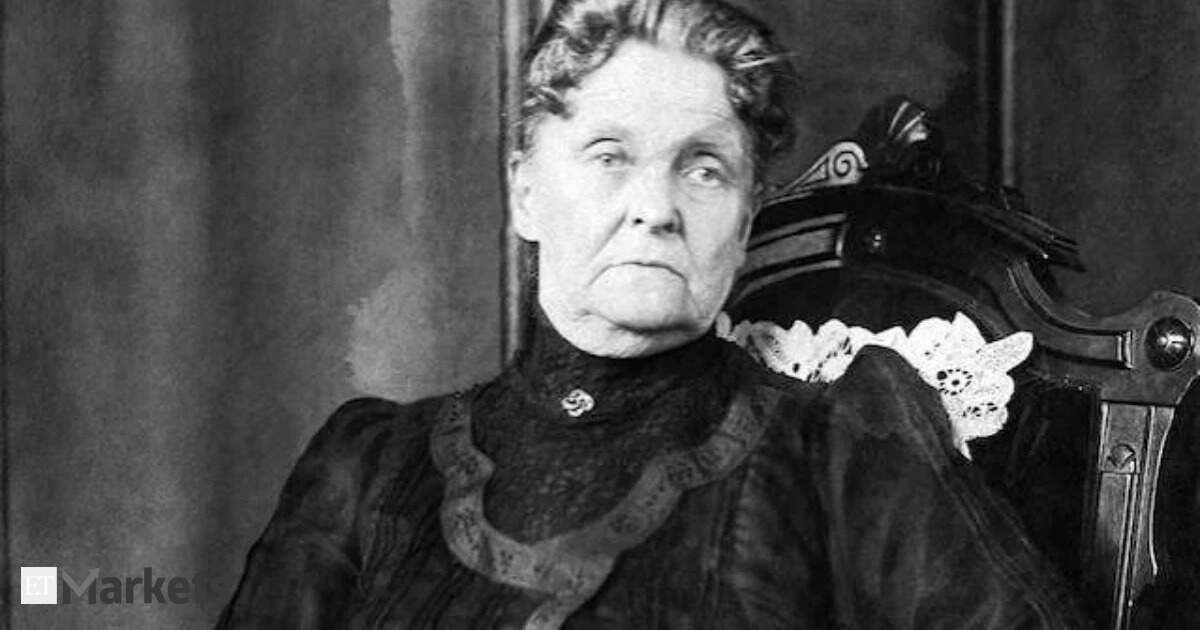 Quote of the day by Hetty Green: “I buy when things are low and no one wants them. I keep them until they go up and people are crazy to get them.”